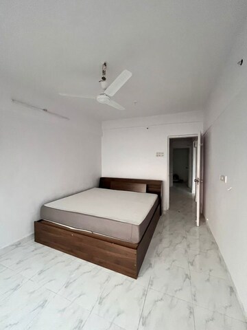 Room in 2 BHK Apartment at Andheri West – for Rent