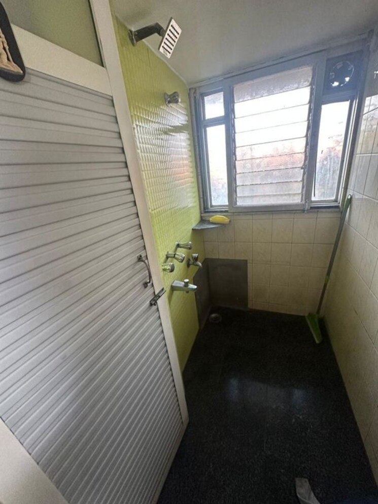 Bathroom, eff-jumbo-darshan-chs 1 Bedroom 620 Sq.Ft. Apartment In Andheri East Mumbai 9864491