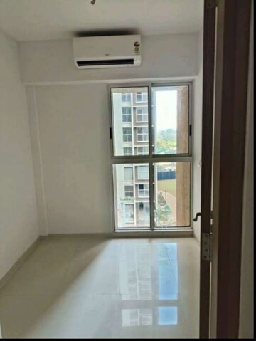 Room in 2.5 BHK Apartment at Lodha Upper Thane, Anjur – for Rent