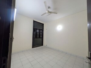 Room in 3 BHK Builder Floor at Empire Floors, Sector 57 – for Rent