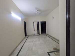 Room in 3 BHK Builder Floor at Empire Floors, Sector 57 – for Rent