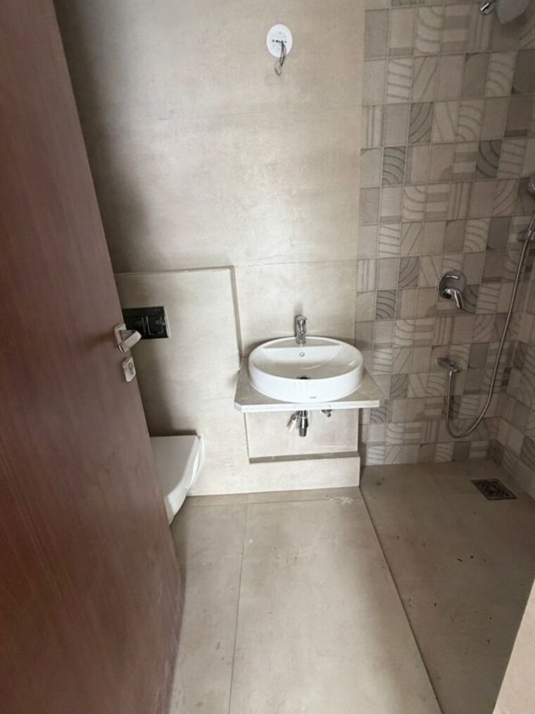 Bathroom, chembur 3 Bedroom 1200 Sq.Ft. Apartment In Chembur Mumbai 9864519