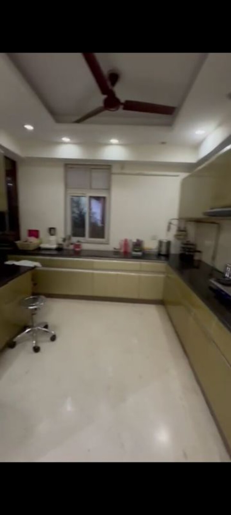 Kitchen, sector 48 4 Bedroom 300 Sq.Mt. Villa In Sector 48 Noida 9864527