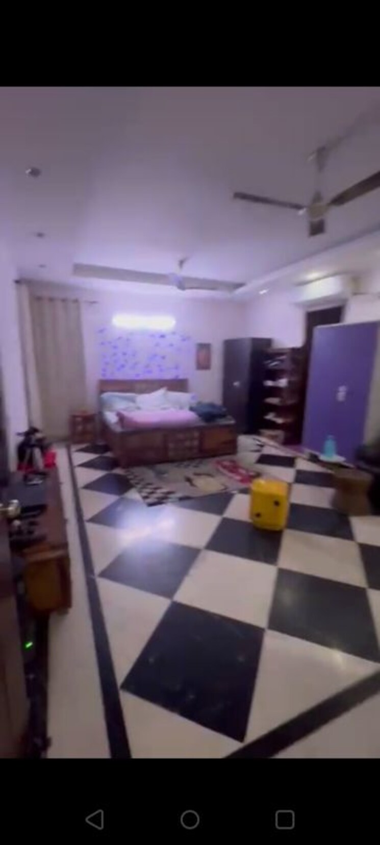 Living Room, sector 48 4 Bedroom 300 Sq.Mt. Villa In Sector 48 Noida 9864527