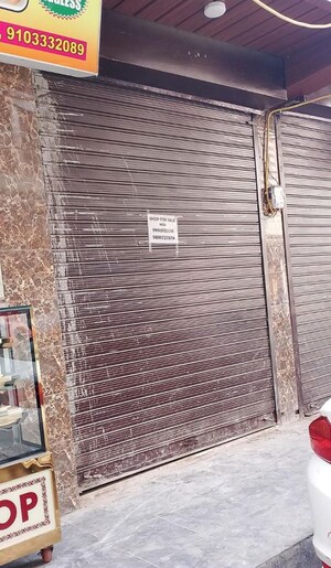  Shop For Rent in Laxmi Nagar
