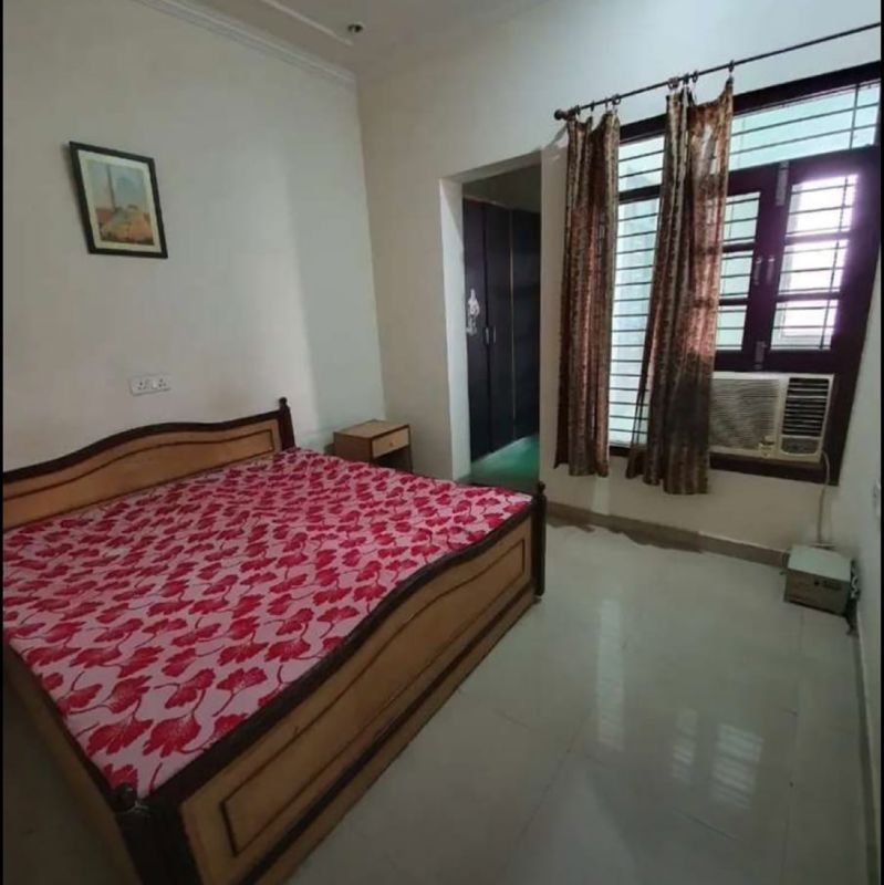 2 BHK + Servant Room Apartment For Rent in Omaxe R2