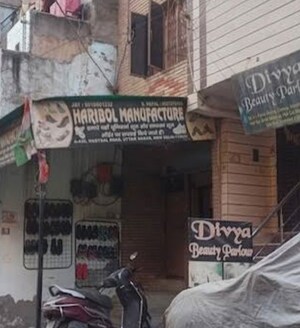  Shop For Rent in Laxmi Nagar