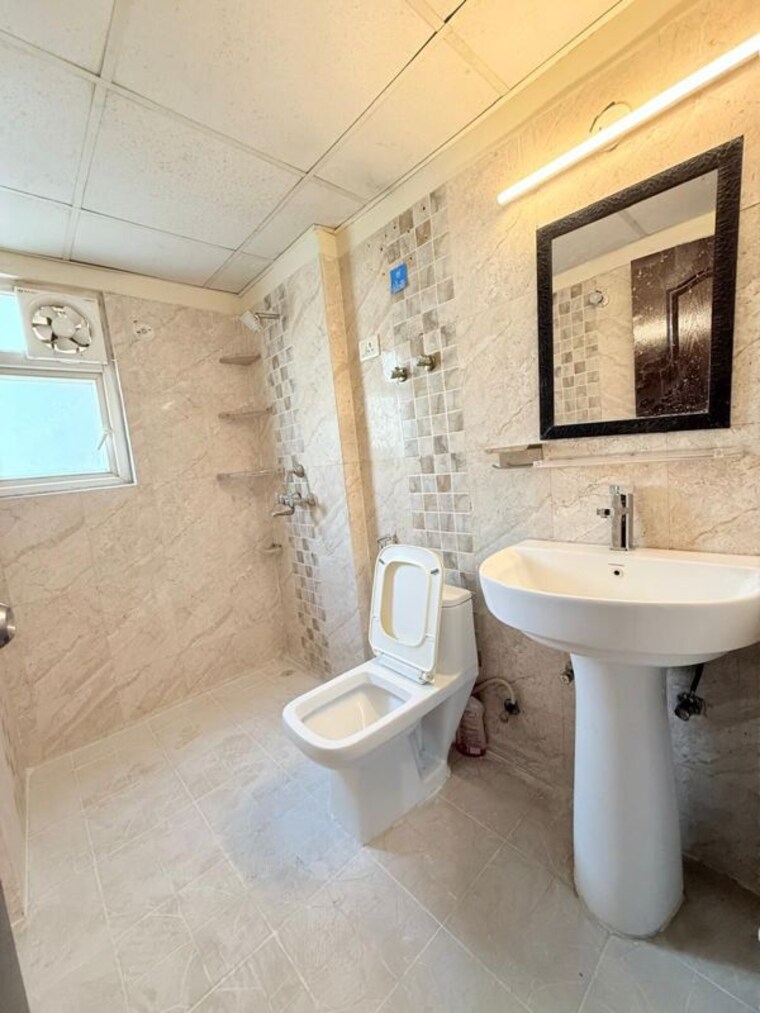 Bathroom, aims-golf-avenue-i Pg For Girls In Sector 75 9864532