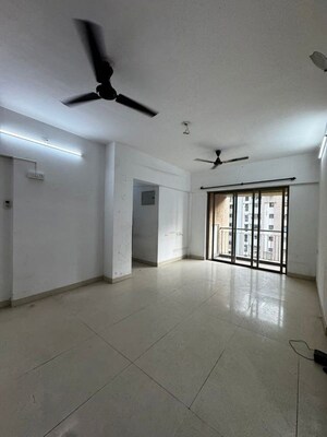Room in 3 BHK Apartment at Lodha Splendora, Ghodbunder Road – for Rent