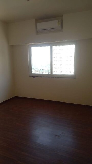 Room in 2 BHK Apartment at Puravankara Silversands, Mundhwa – for Rent