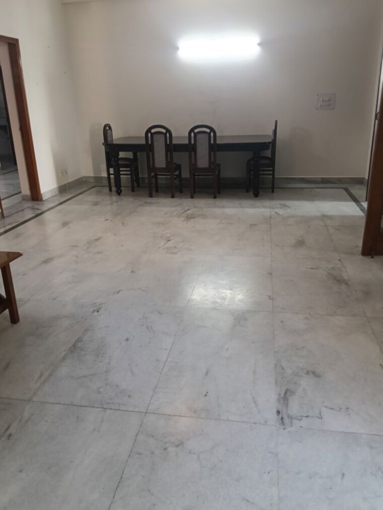 Room, ansal-plaza-sector-23 3 Bedroom 2200 Sq.Ft. Builder Floor In Sector 23 Gurgaon 9864556