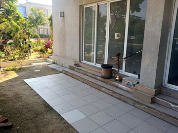 Balcony in 3 BHK Builder Floor at BPTP Amstoria Country Floor, Sector 102 – for Sale