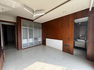 Room in 3 BHK Apartment at Omaxe Designer Villas Mayfield Garden, Sector 51 – for Rent