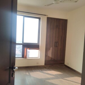 Room in 2 BHK Apartment at Unitech The Residences Sector 33, Sector 33 – for Rent