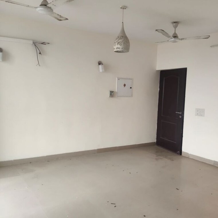 Room, unitech-the-residences-sector-33 2 Bedroom 1125 Sq.Ft. Apartment In Sector 33 Gurgaon 9864574