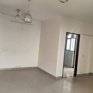 2 BHK Apartment For Rent in Unitech The Residences Sector 33, Sector 33