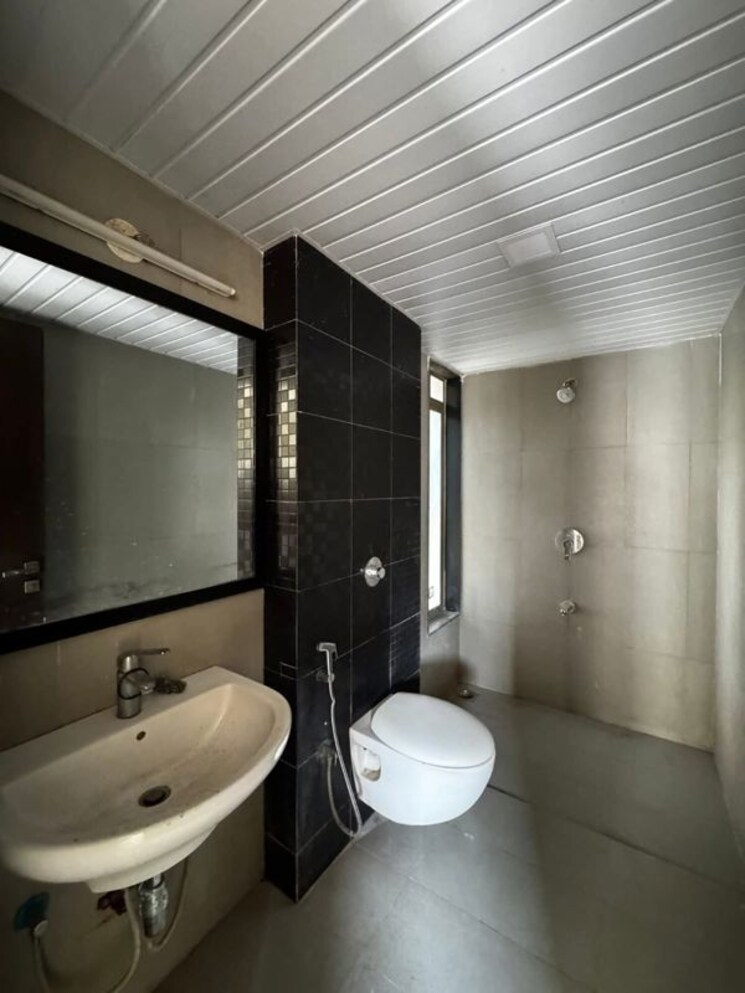 Bathroom, lodha-splendora 2 Bedroom 771 Sq.Ft. Apartment In Ghodbunder Road Thane 9864578