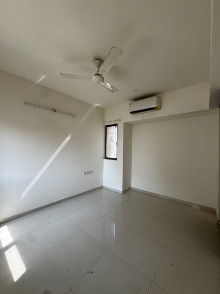 Room, lodha-splendora 2 Bedroom 771 Sq.Ft. Apartment In Ghodbunder Road Thane 9864578