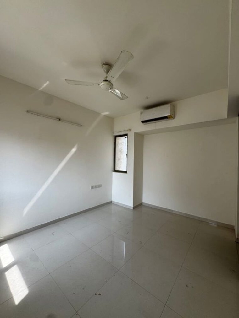 Room, lodha-splendora 2 Bedroom 771 Sq.Ft. Apartment In Ghodbunder Road Thane 9864578