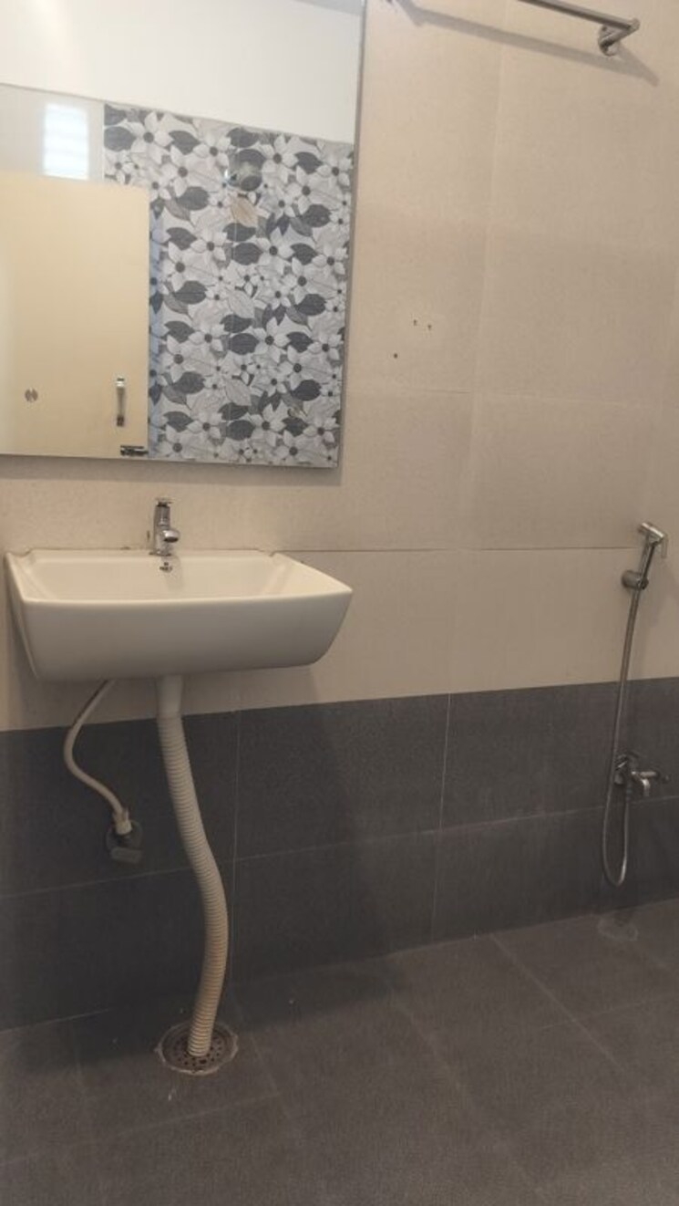 Bathroom, jubilee hills 2 Bedroom 1400 Sq.Ft. Apartment In Jubilee Hills Hyderabad 9864579