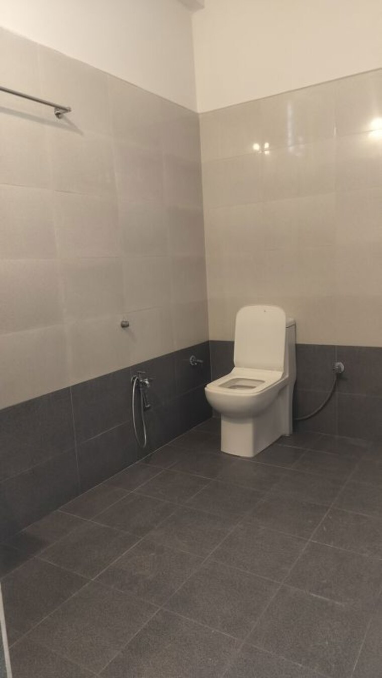 Bathroom, jubilee hills 2 Bedroom 1400 Sq.Ft. Apartment In Jubilee Hills Hyderabad 9864579