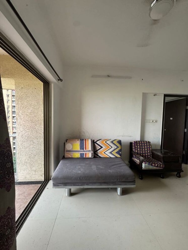 Living Room, lodha-splendora 3 Bedroom 953 Sq.Ft. Apartment In Ghodbunder Road Thane 9864590