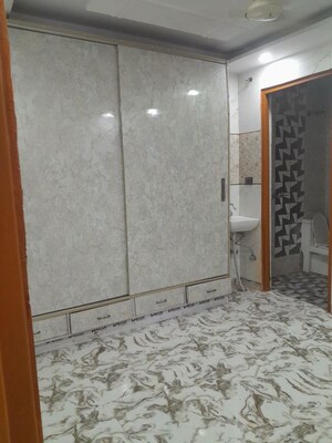  Shop For Sale in Vikas Puri