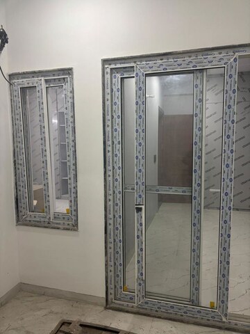 Building Lobby in 2 BHK Builder Floor at Sector 36 – for Rent