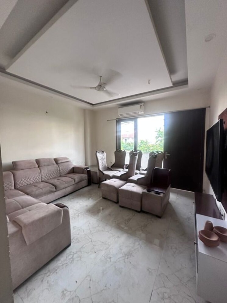 Living Room, sector 52 3 Bedroom 1800 Sq.Ft. Builder Floor In Sector 52 Gurgaon 9864679