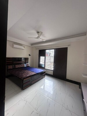 Bedroom in 3 BHK Builder Floor at Sector 52 – for Rent