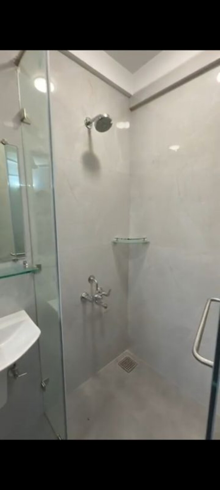 Bathroom, abdul-hussain-potia-apartment 3 Bedroom 750 Sq.Ft. Apartment In Kamathipura Mumbai 9864685