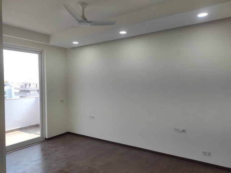 Bedroom, sector 52 3.5 Bedroom 2700 Sq.Ft. Builder Floor In Sector 52 Gurgaon 9864725