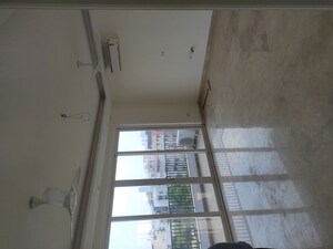 Master Bedroom in 3.5 BHK Builder Floor at Sector 52 – for Rent