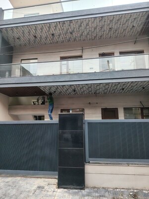 6 BHK Builder Floor – Exterior View View at Dhakoli - for Sale