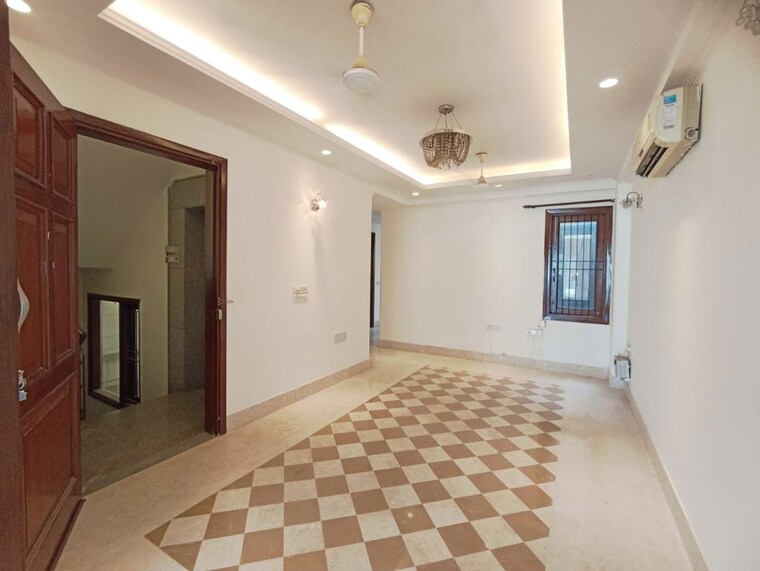 Bedroom, greater kailash i 3 Bedroom 208 Sq.Yd. Builder Floor In Greater Kailash I Delhi 9864750