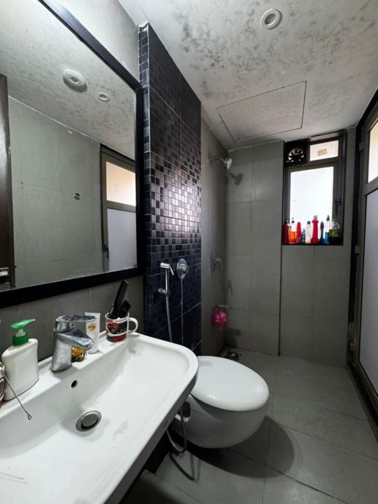 Bathroom, lodha-splendora 1 Bedroom 460 Sq.Ft. Apartment In Ghodbunder Road Thane 9864752