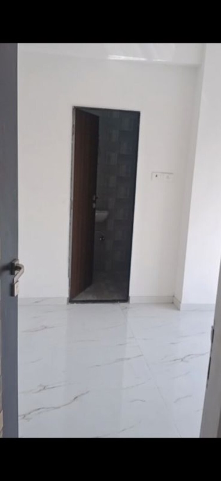 Room, malad west 2 Bedroom 560 Sq.Ft. Apartment In Malad West Mumbai 9864753