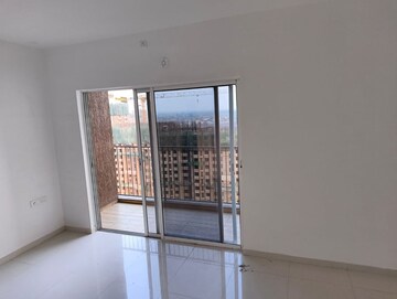 Room in 3 BHK Apartment at Godrej Boulevard, Manjari – for Rent