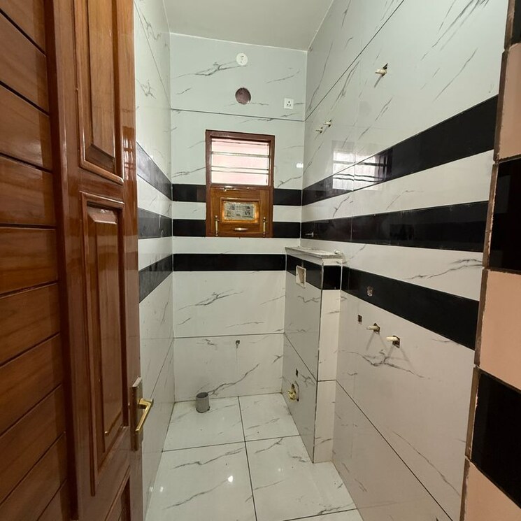 Bathroom, kharar mohali road 3 Bedroom 168 Sq.Yd. Independent House In Kharar Mohali Road Kharar 9861056