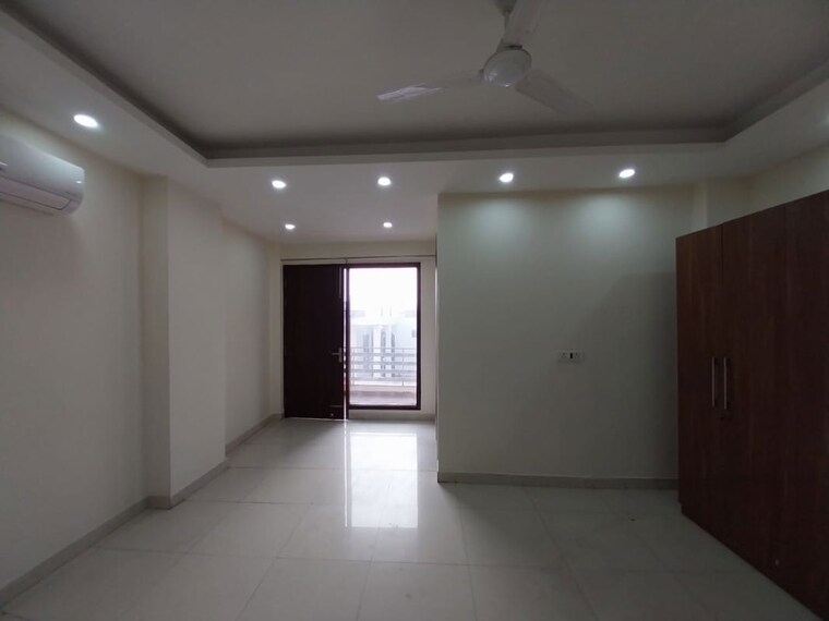 Room, as-tower 4 Bedroom 263 Sq.Ft. Builder Floor In Sector 45 Gurgaon 9864772
