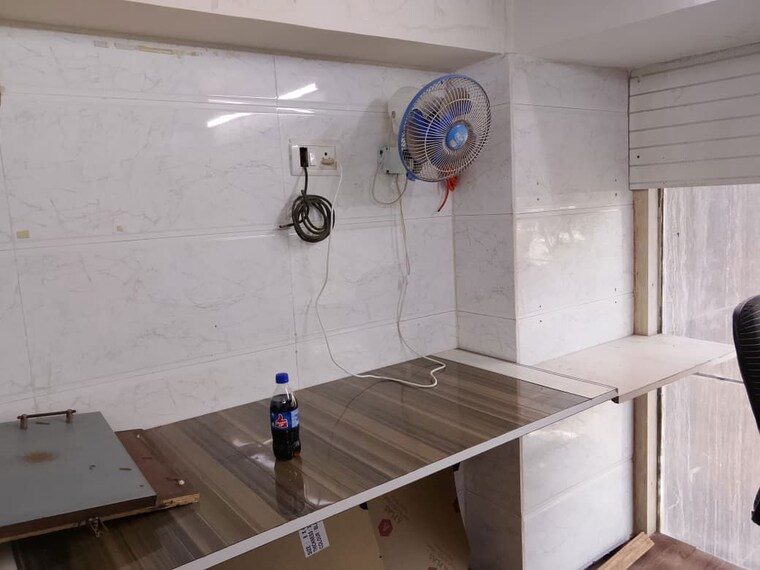 Team Area, om-heera-panna-mall Commercial Office Space 250 Sq.Ft. In Andheri West Mumbai 9860504