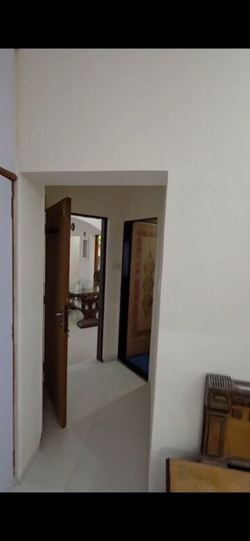 Room in 2 BHK Apartment at Kalpataru Yugdharma, Malad West – for Rent