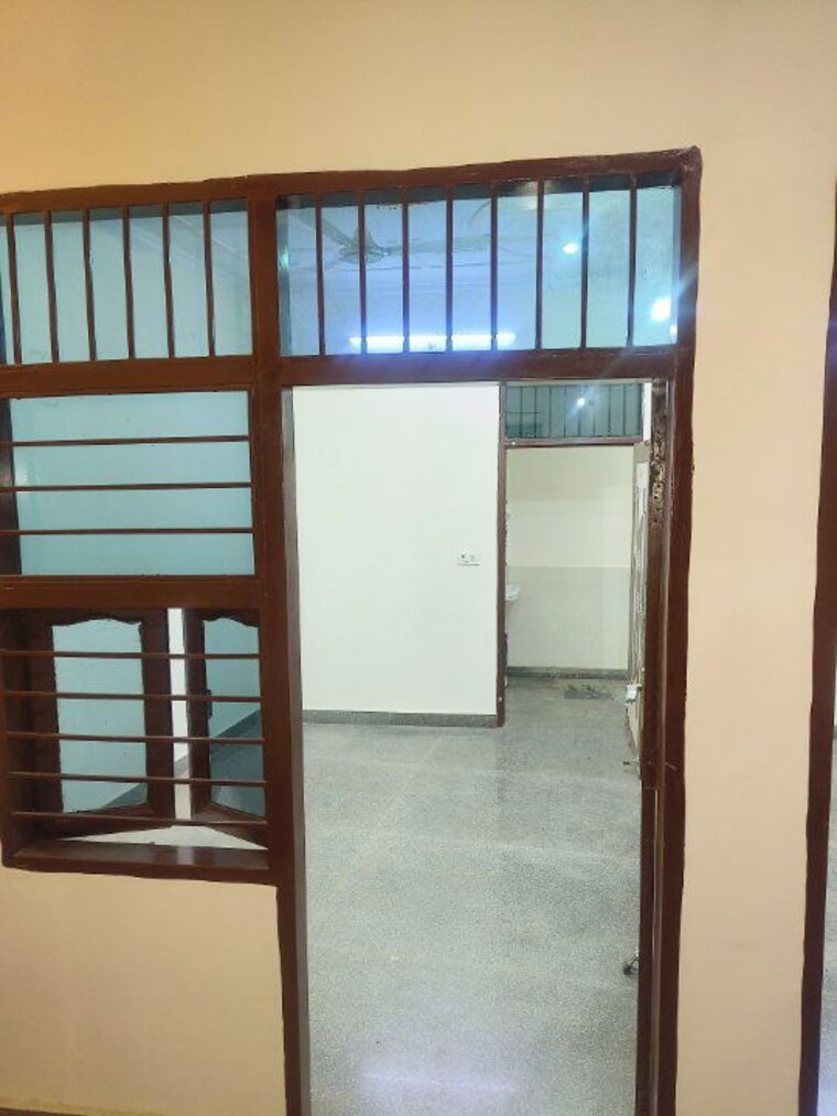 Room, rajiv nagar west 3 Bedroom 1000 Sq.Ft. Builder Floor In Rajiv Nagar West Gurgaon 9623893