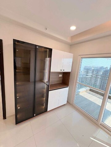 Room in 3 BHK Apartment at Rajapushpa Provincia, Narsingi – for Rent