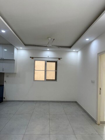 Room in 3 BHK Apartment at Casagrand Boulevard, Hennur Road – for Rent