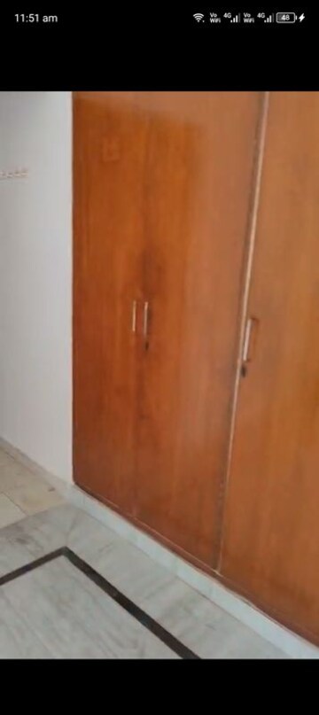 Furnished Amenities in 2.5 BHK Builder Floor at SLF Indraprastha Villas, Sector 48 – for Rent