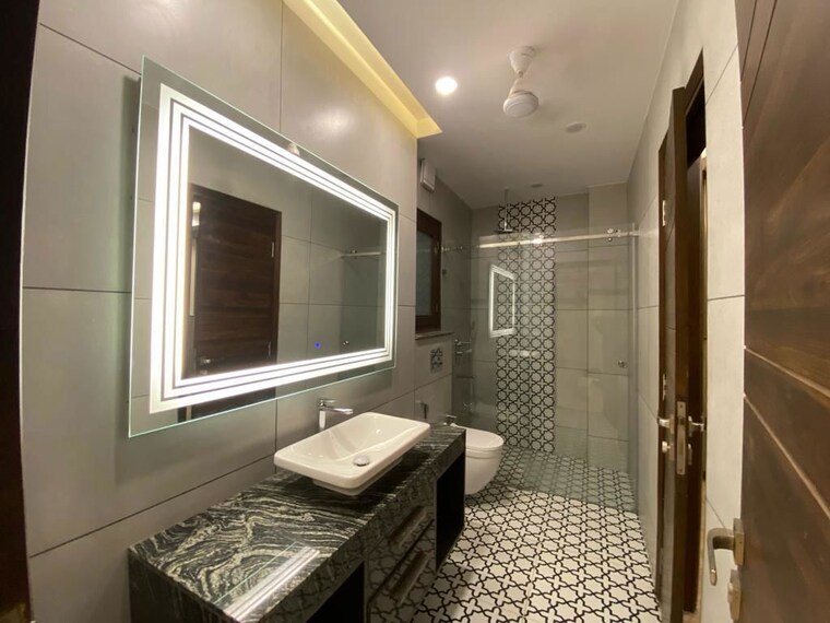 Attached Bathroom, bptp-green-oaks 3 Bedroom 180 Sq.Yd. Builder Floor In Sector 70a Gurgaon 9864828