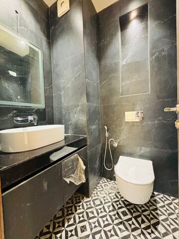 Bathroom in 3 BHK Builder Floor at BPTP Green Oaks, Sector 70a – for Sale