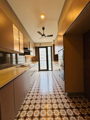 Kitchen in 3 BHK Builder Floor at BPTP Green Oaks, Sector 70a – for Sale