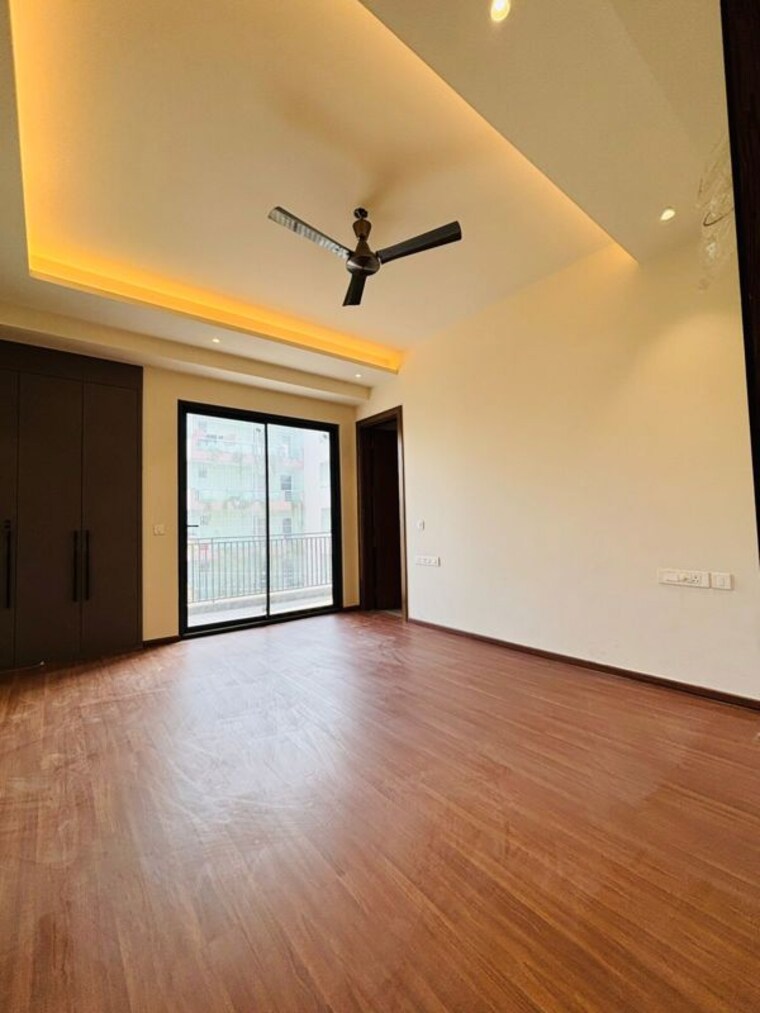 Room, bptp-green-oaks 3 Bedroom 180 Sq.Yd. Builder Floor In Sector 70a Gurgaon 9864835